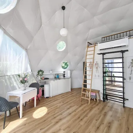 Semesterbostad Cozy Fizio Dome *